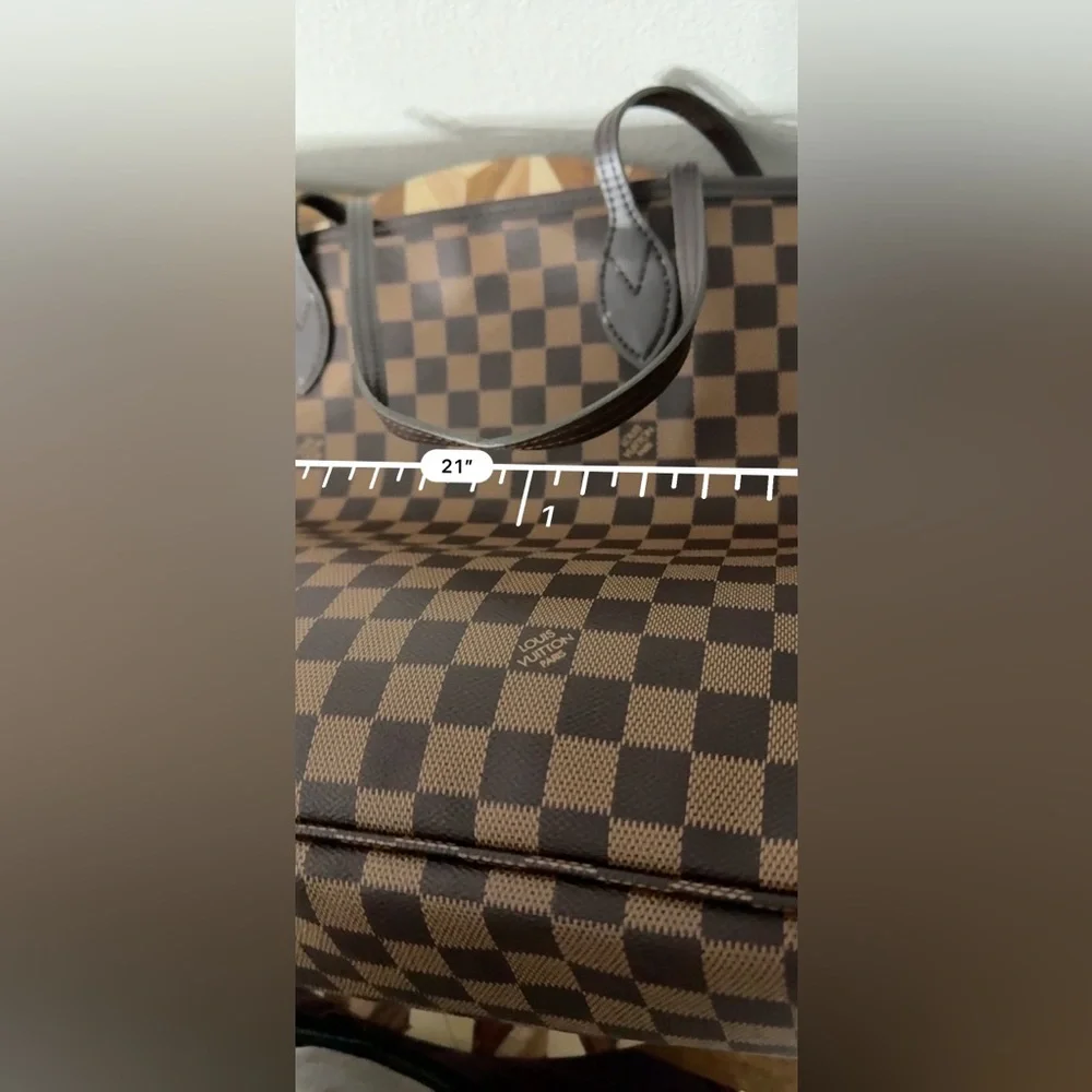 LV - Large Neverfull Brown Checkered Tote Bag - Picture 7 of 8